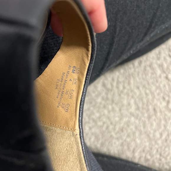 Heels - Picture 2 of 2